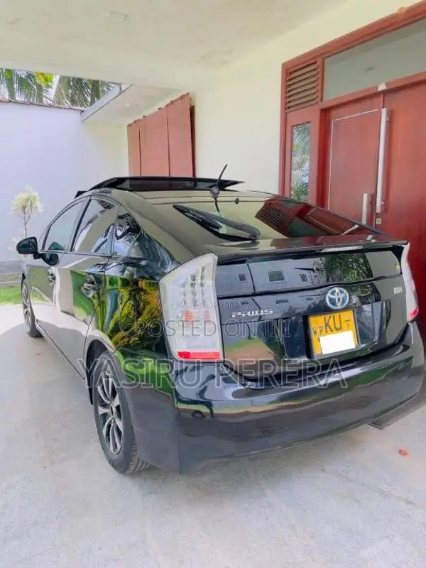 Toyota Prius 2011 Car (Used)