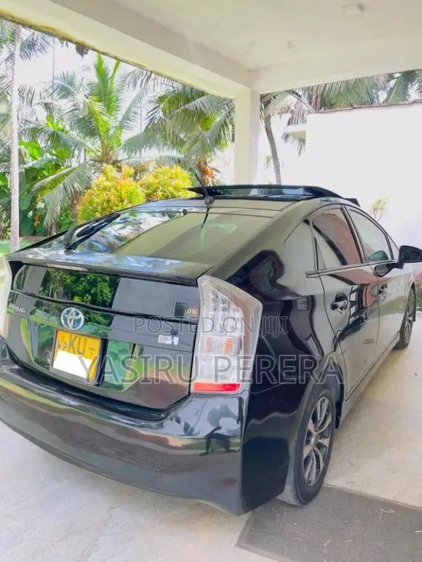 Toyota Prius 2011 Car (Used)