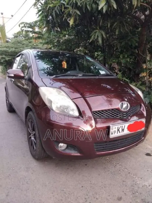 Toyota Vitz 2010 Car (Used)