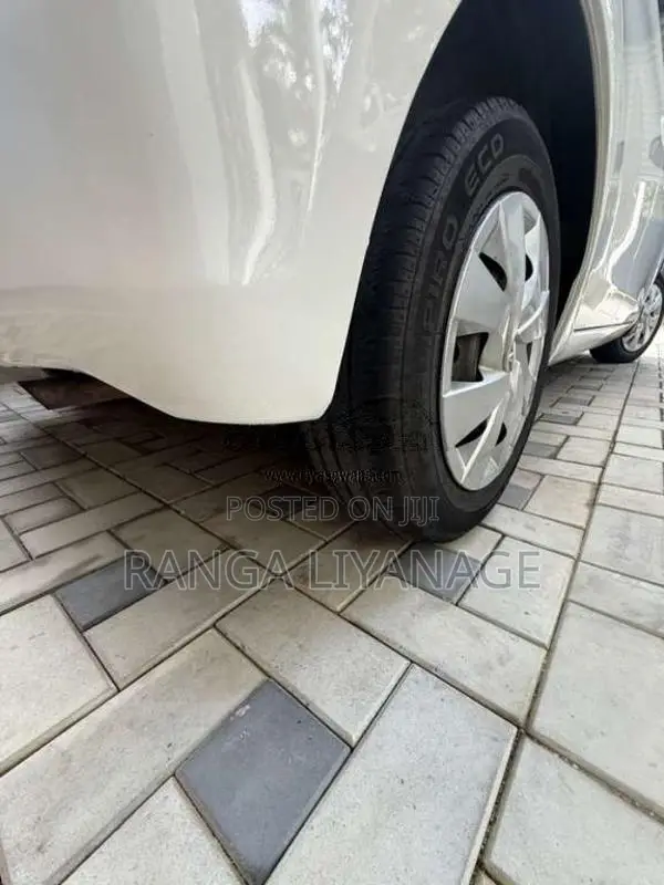 Toyota Vitz Safety 2016 Car (Used)