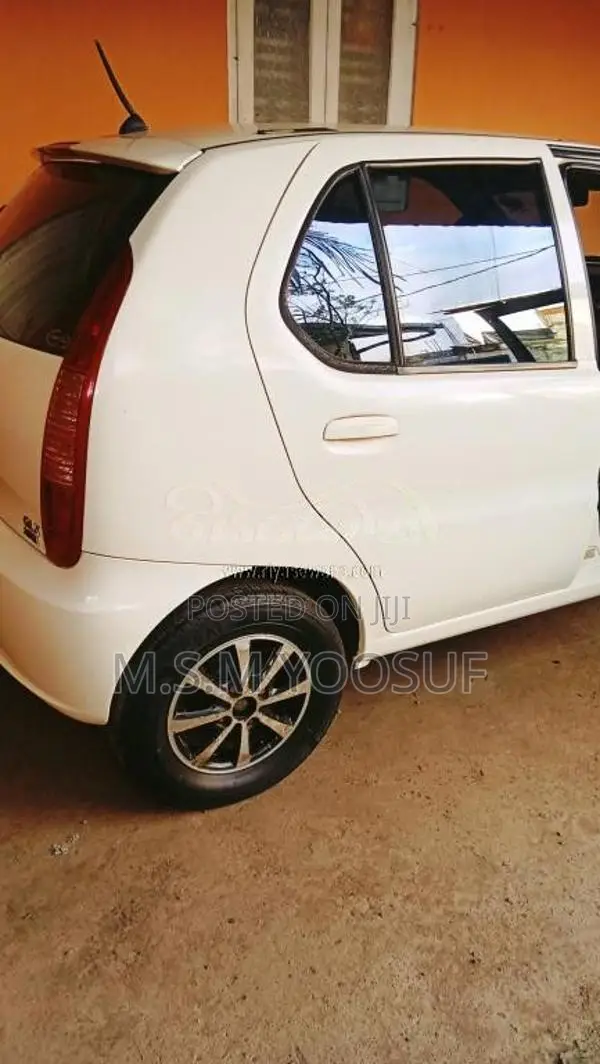 Tata Indica 2015 Car (Used)