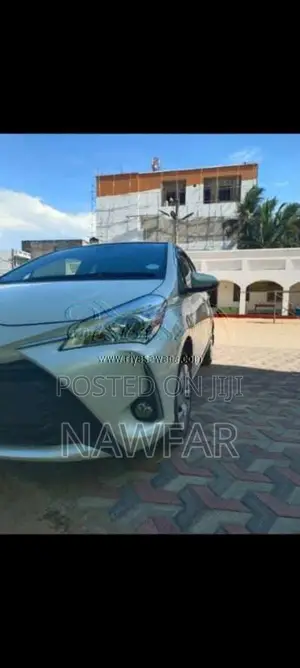 Toyota Vitz 2019 Car (Used)