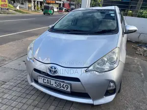 Toyota Aqua 2012 Car (Used)