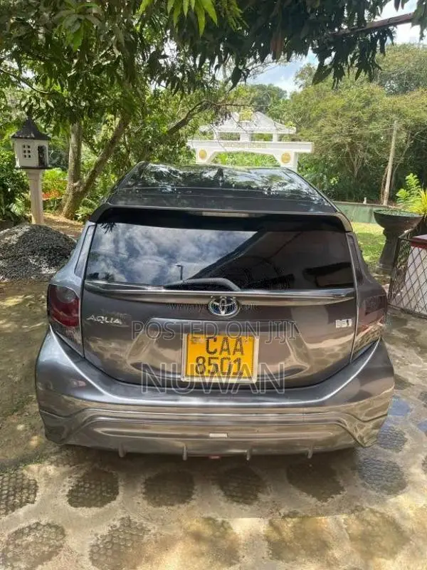Toyota Aqua 2014 Car (Used)