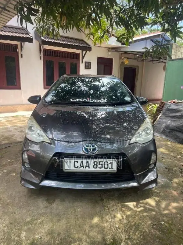 Toyota Aqua 2014 Car (Used)