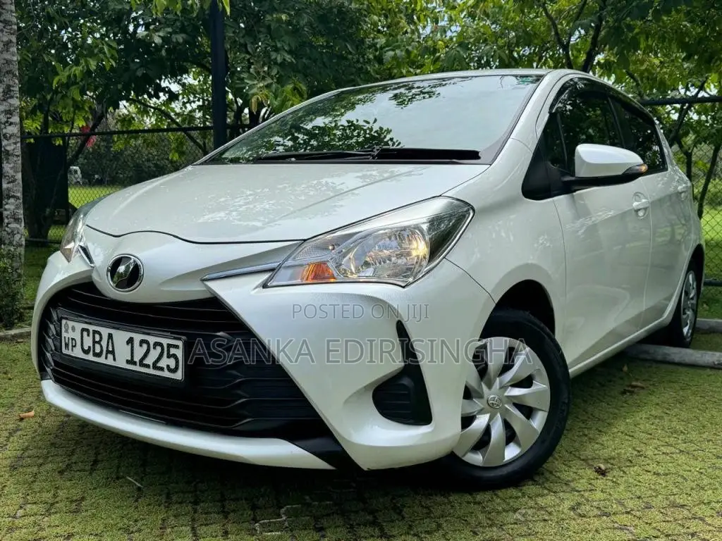 Toyota Vitz 2018 Car (Used)