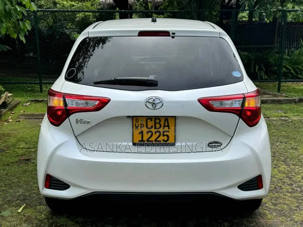 Toyota Vitz 2018 Car (Used)