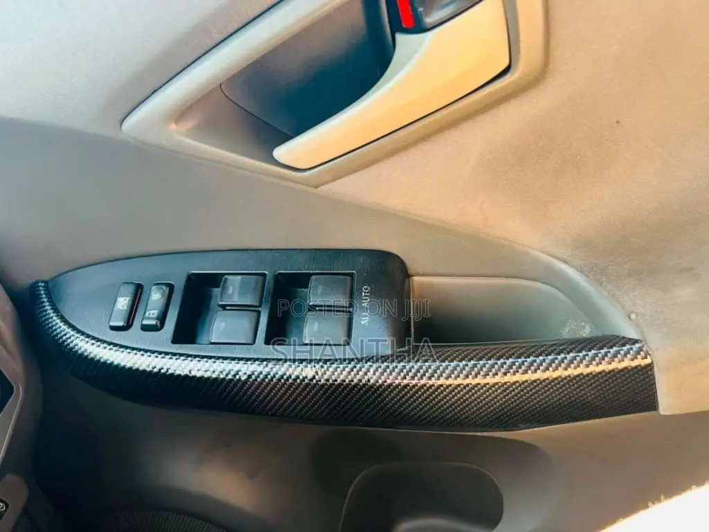 Toyota Prius 2010 Car (Used)