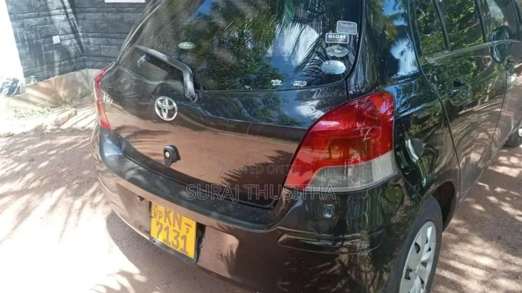 Toyota Vitz 2009 Car (Used)