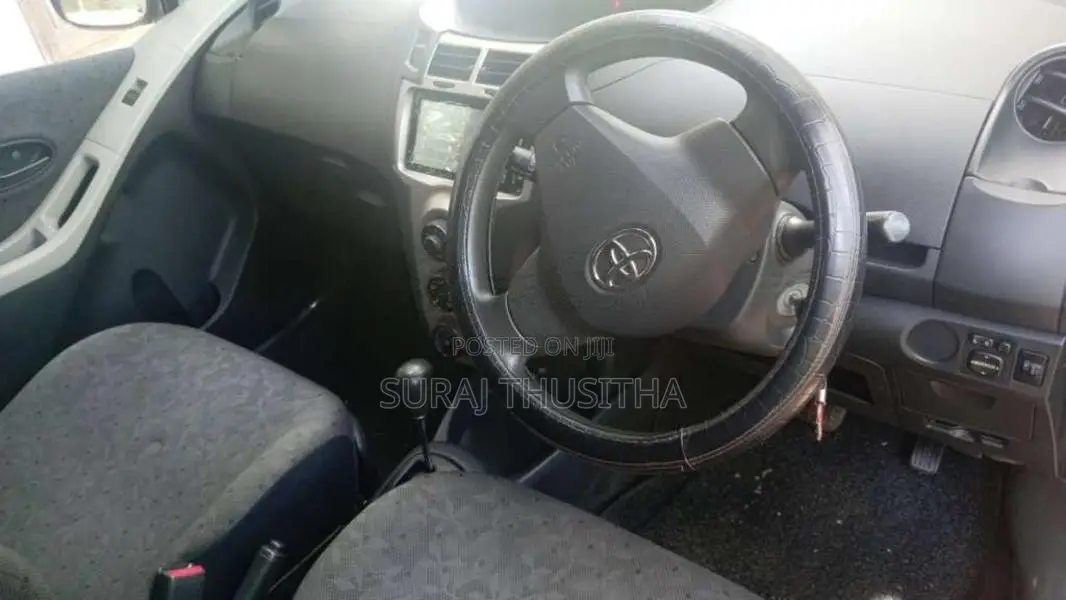 Toyota Vitz 2009 Car (Used)