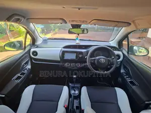 Toyota Vitz 2015 Car (Used)