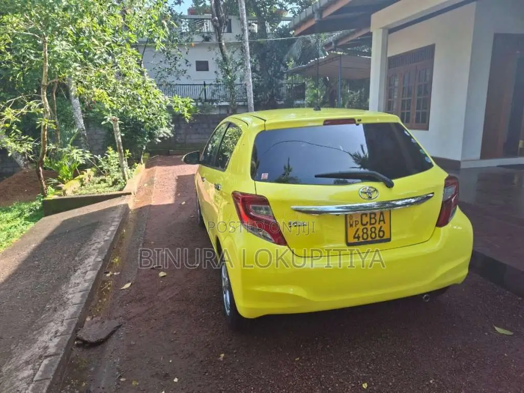 Toyota Vitz 2015 Car (Used)