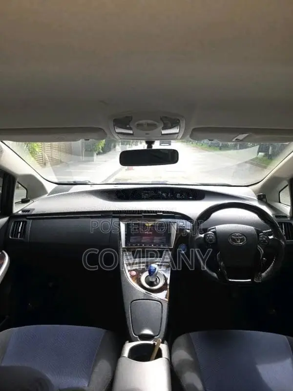 Toyota Prius 2014 Car (Used)