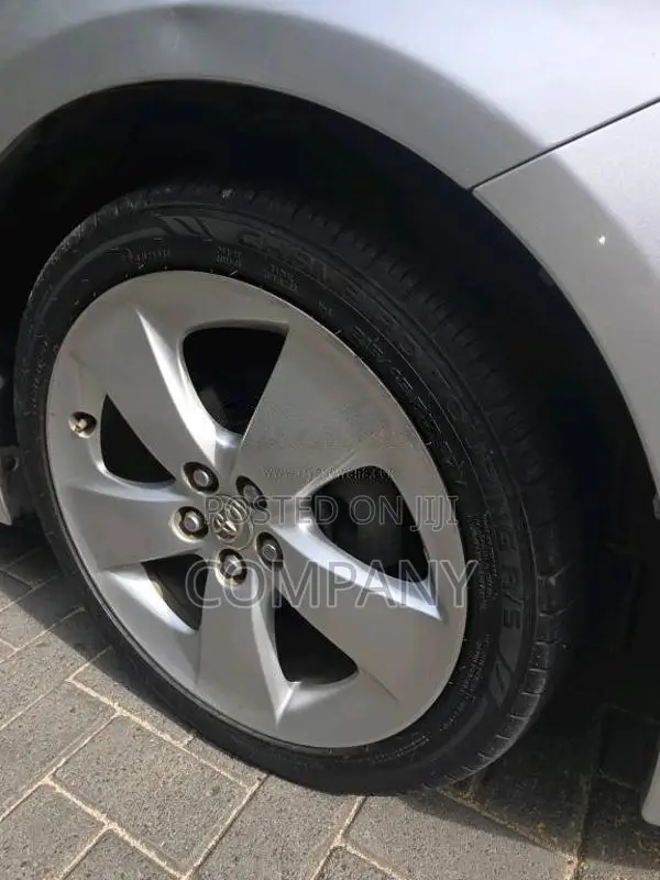 Toyota Prius 2014 Car (Used)
