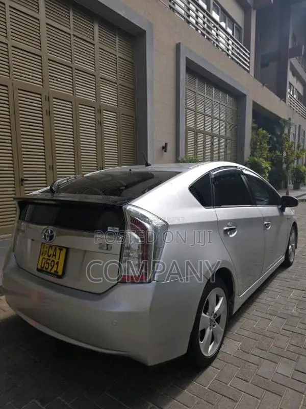 Toyota Prius 2014 Car (Used)