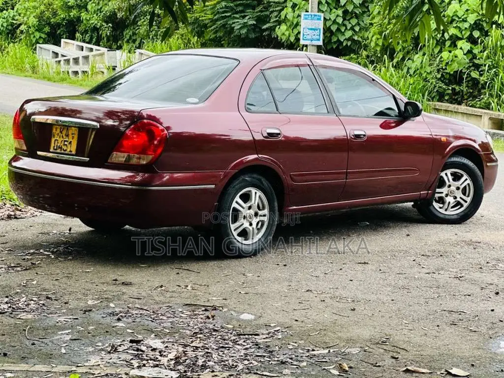 Nissan N16 2005 Car (Used)