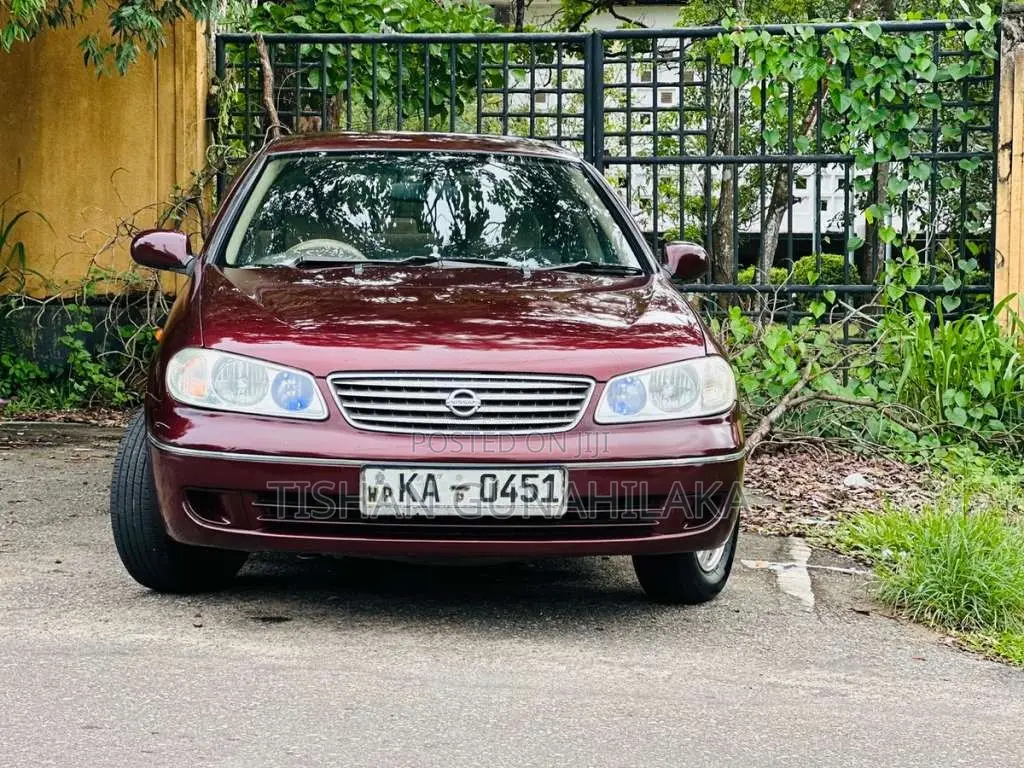 Nissan N16 2005 Car (Used)