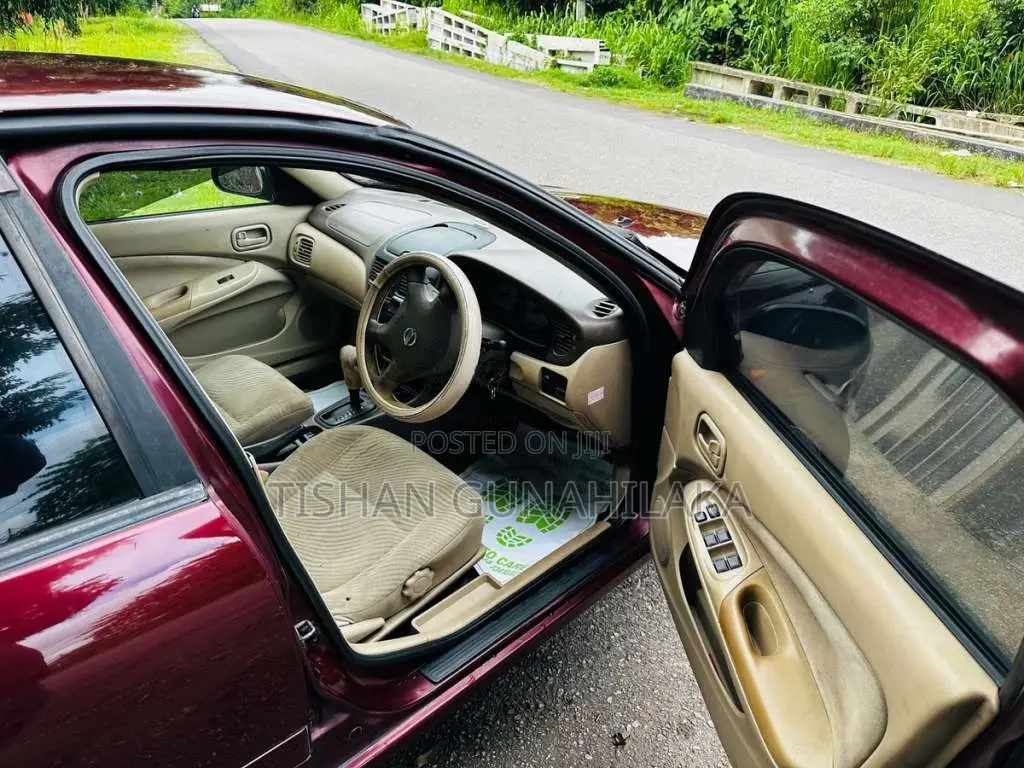 Nissan N16 2005 Car (Used)