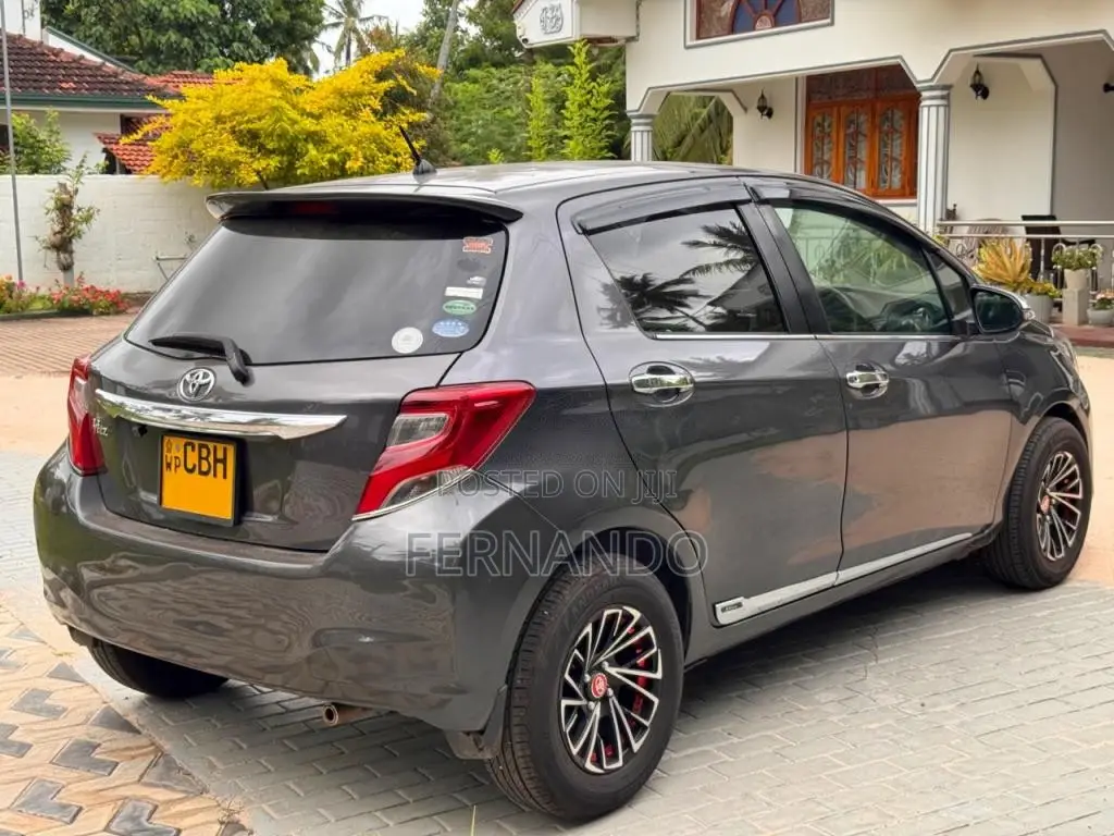 Toyota Vitz Safety Edition 2016 Car (Used)