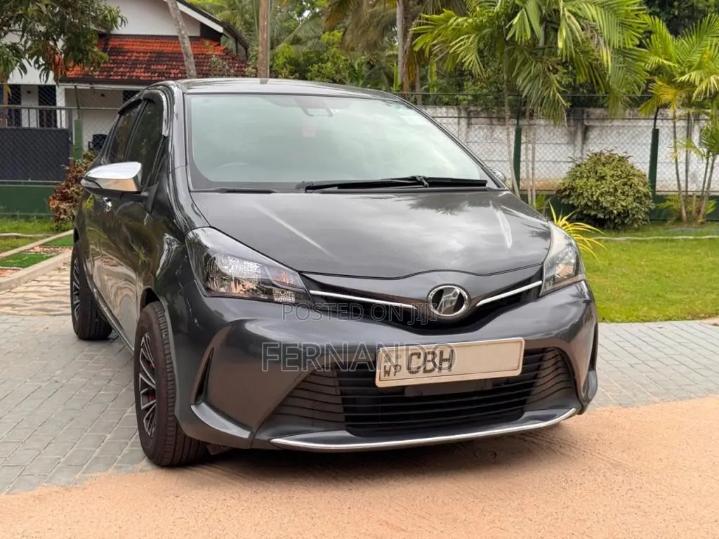 Toyota Vitz Safety Edition 2016 Car (Used)