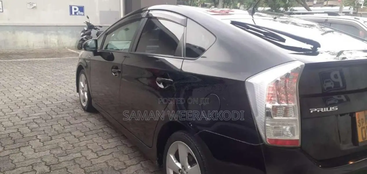 Toyota Prius 2011 Car (Used)