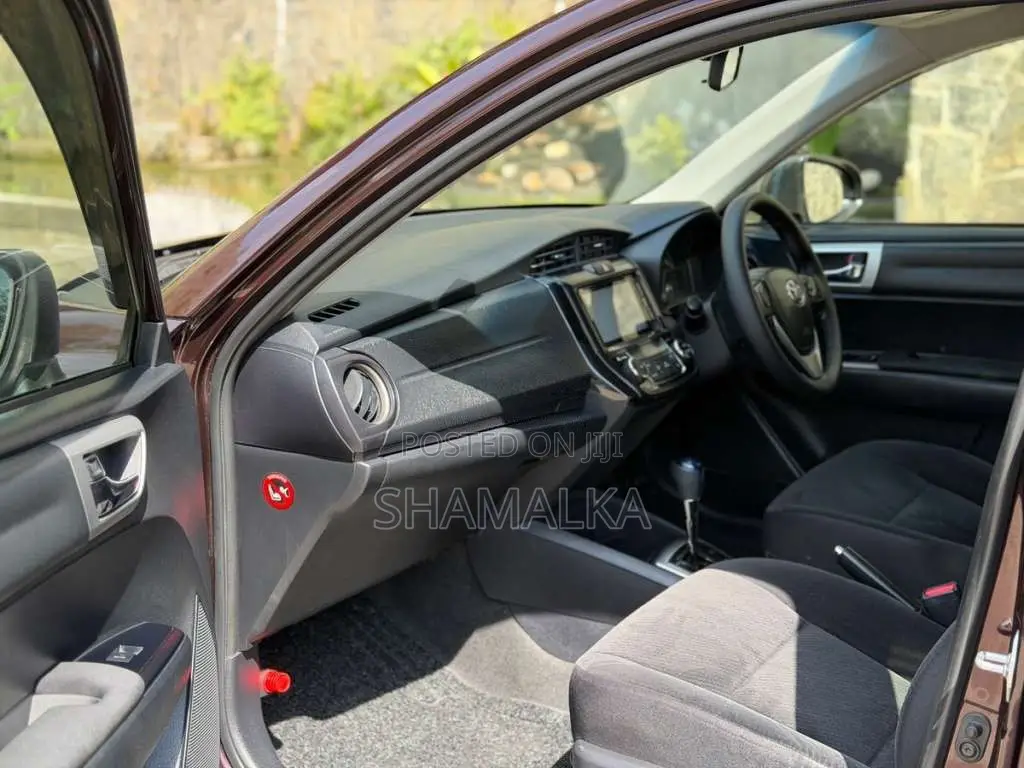 Toyota Axio G Grade 2015 Car (Used)