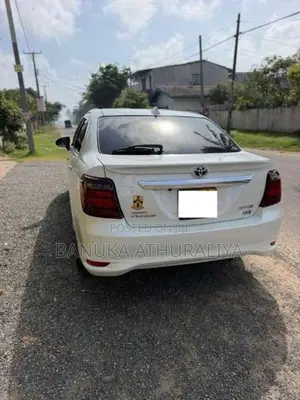 Toyota Axio 2018 Car (Used)