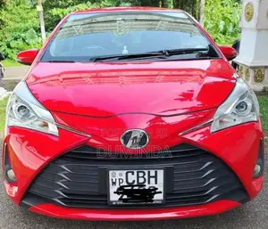 Toyota Vitz 2017 Car (Used)