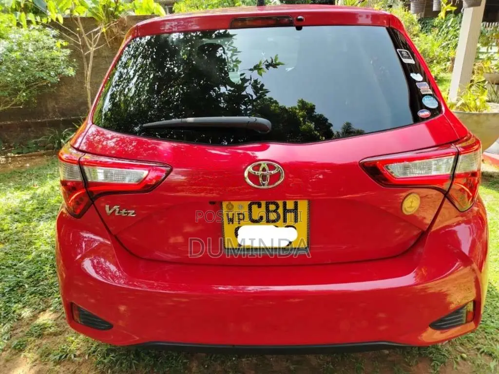 Toyota Vitz 2017 Car (Used)