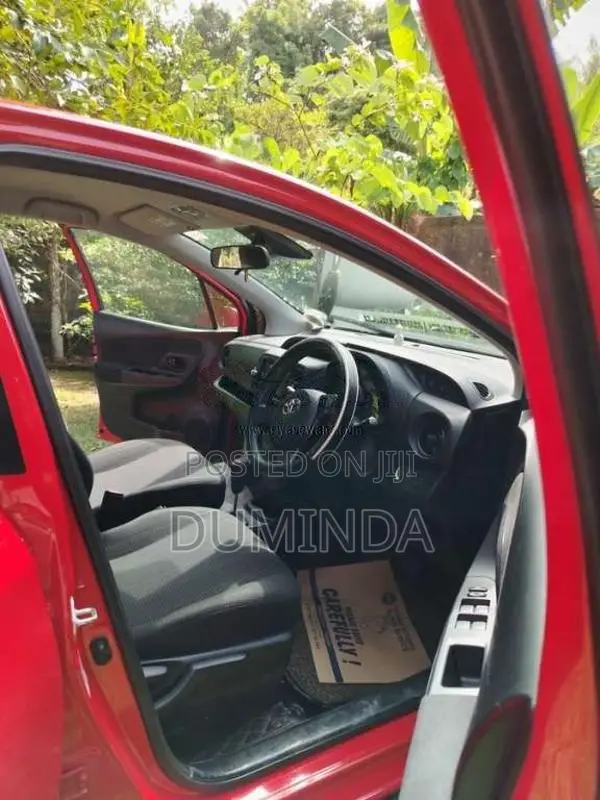 Toyota Vitz 2017 Car (Used)