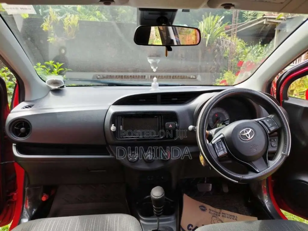 Toyota Vitz 2017 Car (Used)