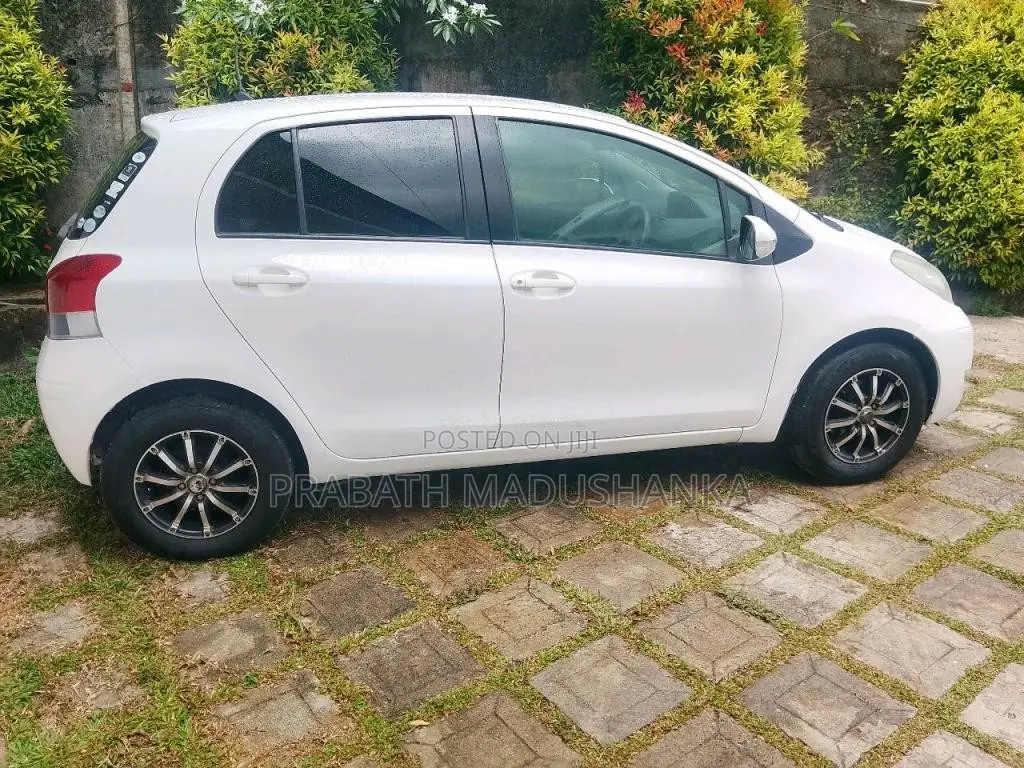 Toyota Vitz 2008 Car (Used)