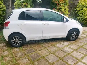 Toyota Vitz 2008 Car (Used)