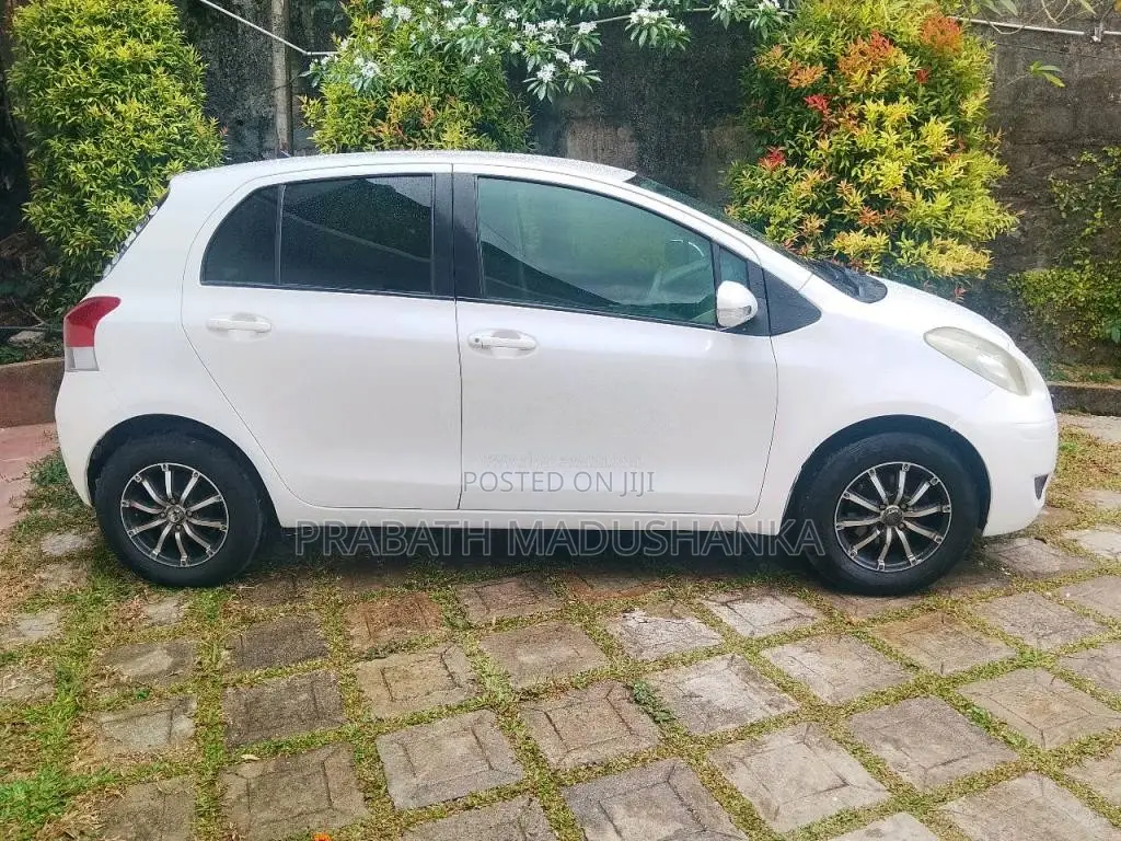 Toyota Vitz 2008 Car (Used)
