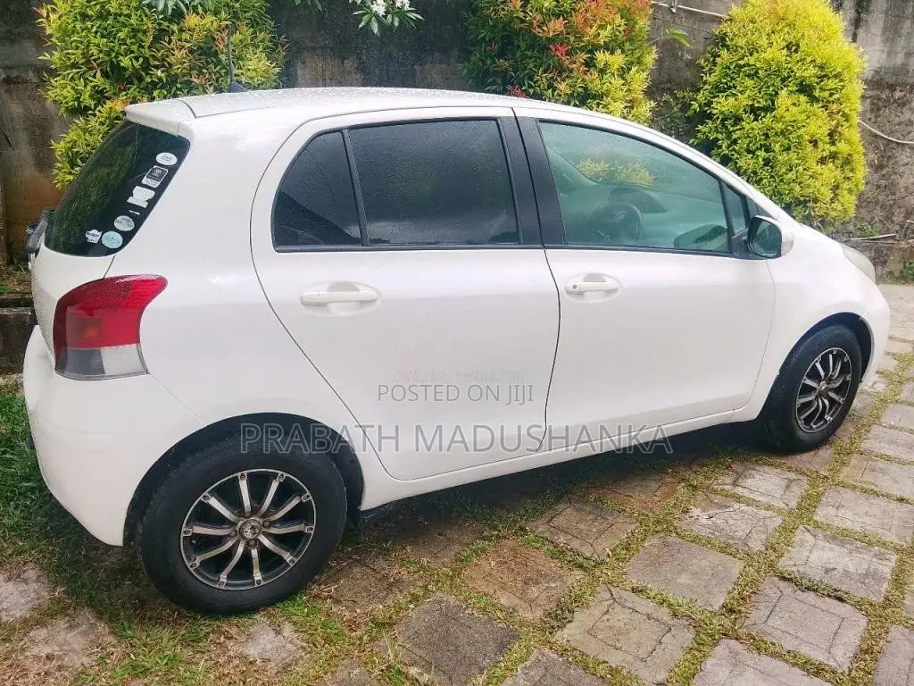 Toyota Vitz 2008 Car (Used)