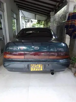 Toyota Crown LS141 2003 Car (Used)
