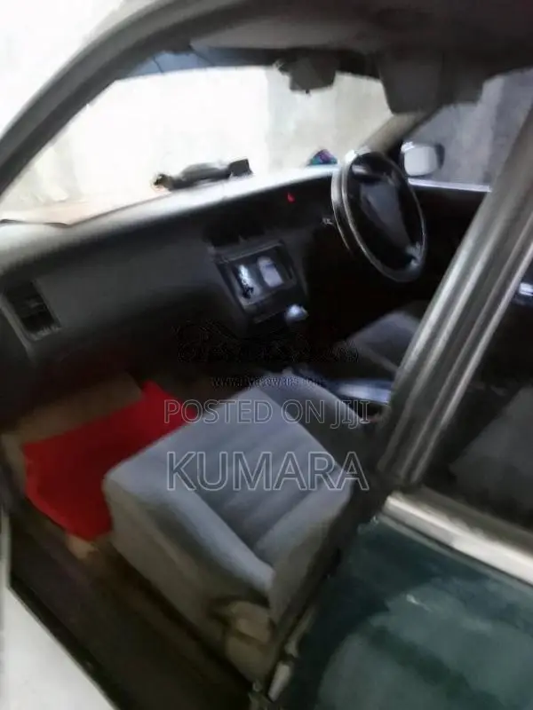 Toyota Crown LS141 2003 Car (Used)