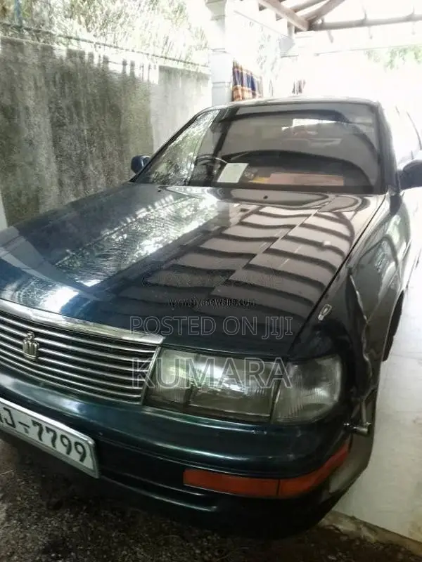 Toyota Crown LS141 2003 Car (Used)