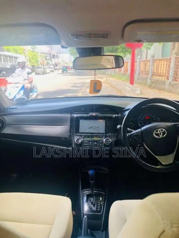Toyota Axio 2016 Car (Used)