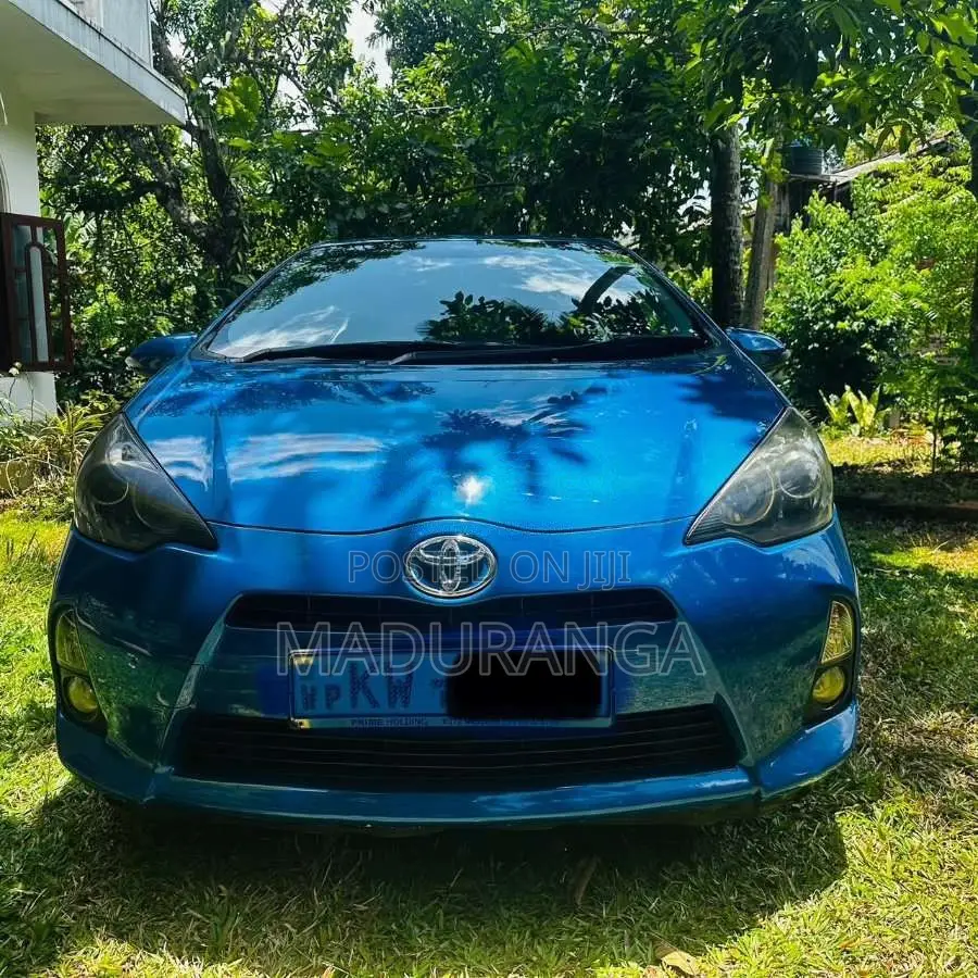 Toyota Aqua 2012 Car (Used)