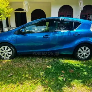 Toyota Aqua 2012 Car (Used)