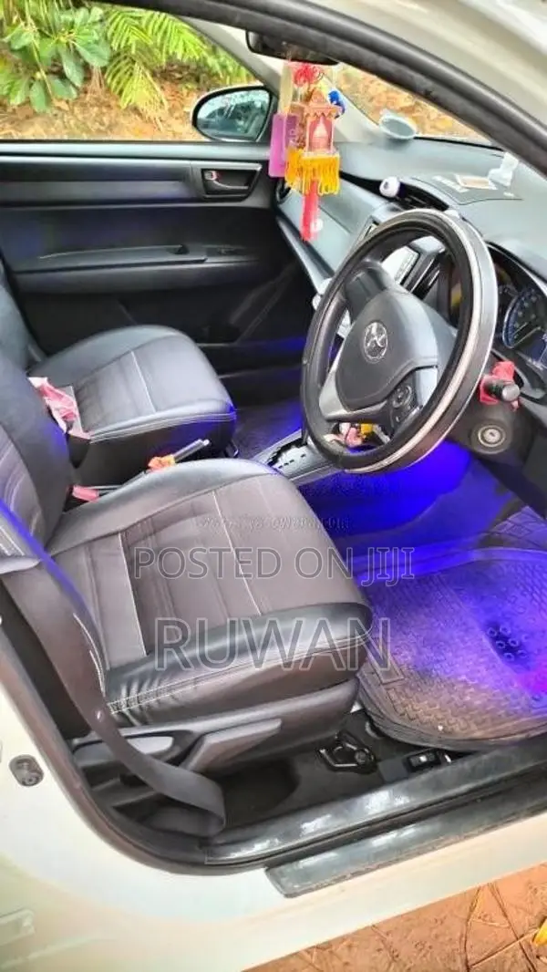 Toyota Axio 2017 Car (Used)