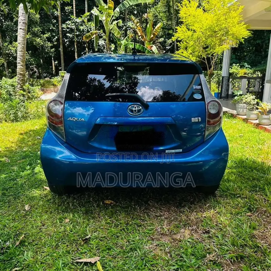 Toyota Aqua 2012 Car (Used)