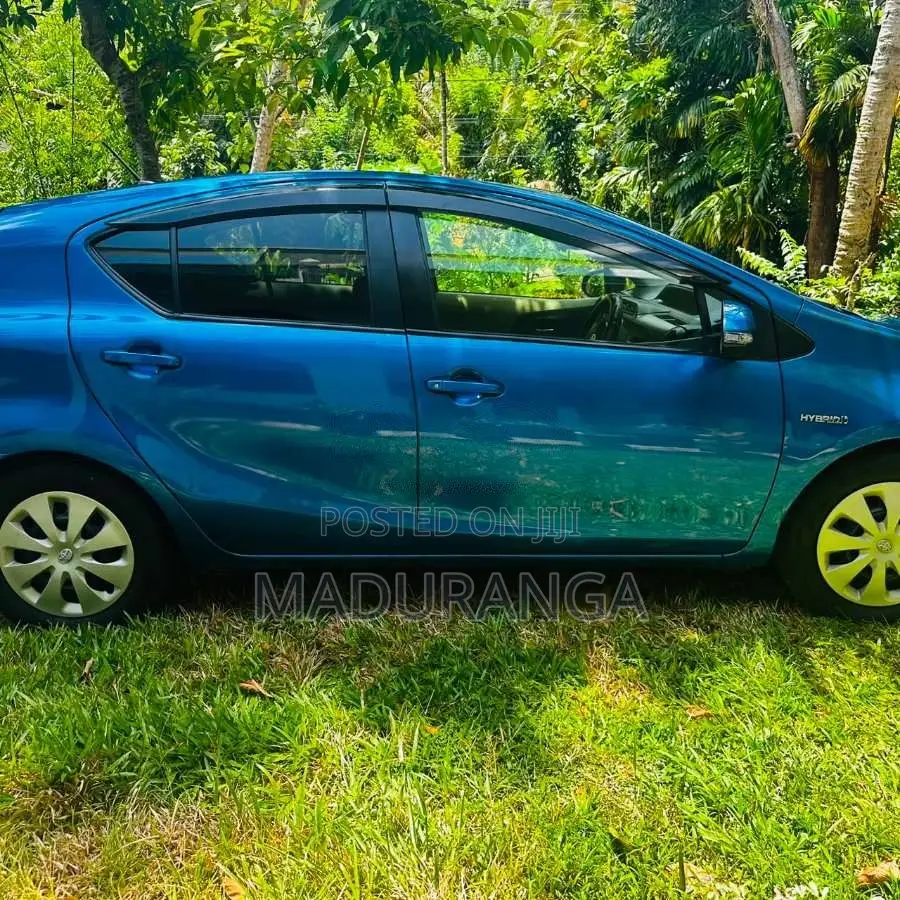 Toyota Aqua 2012 Car (Used)