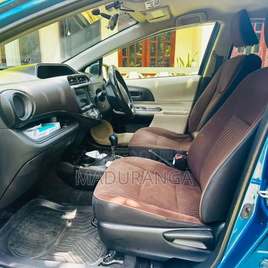 Toyota Aqua 2012 Car (Used)