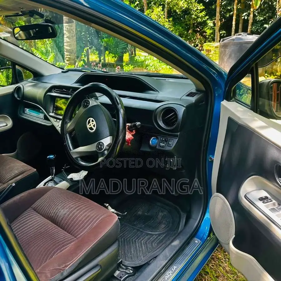Toyota Aqua 2012 Car (Used)
