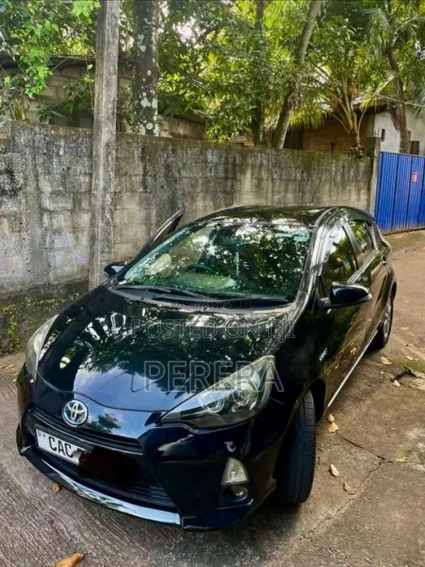 Toyota Aqua 2013 Car (Used)