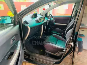 Toyota IST 2002 Car (Used)