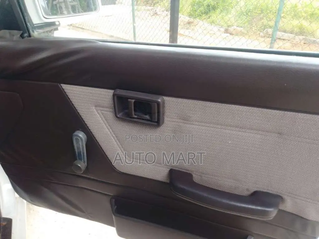 Nissan Sunny SB12 1992 Car (Used)
