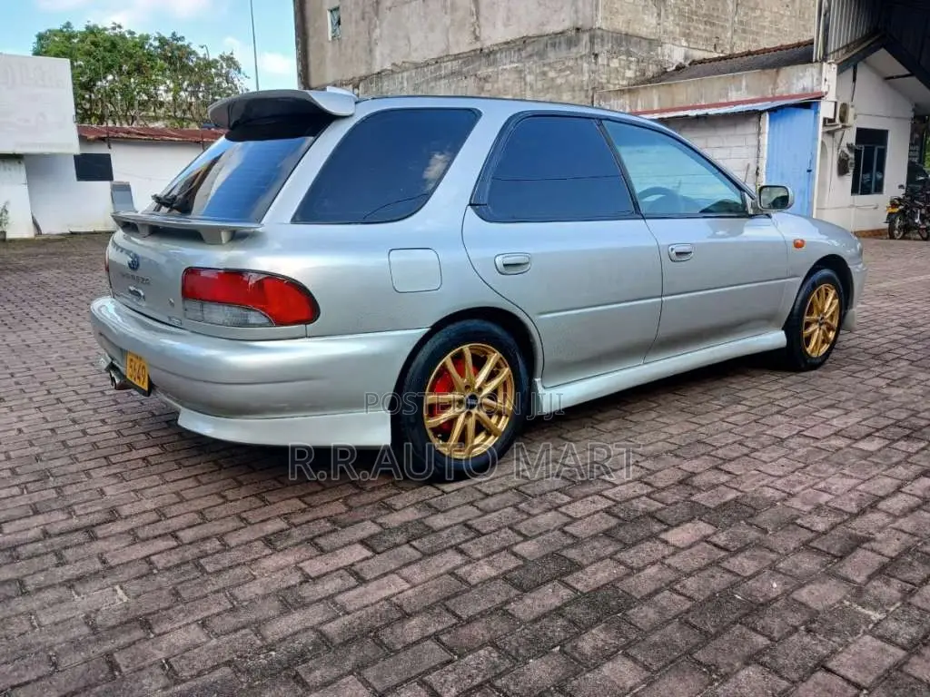 Subaru Impreza 2000 Car (Used)
